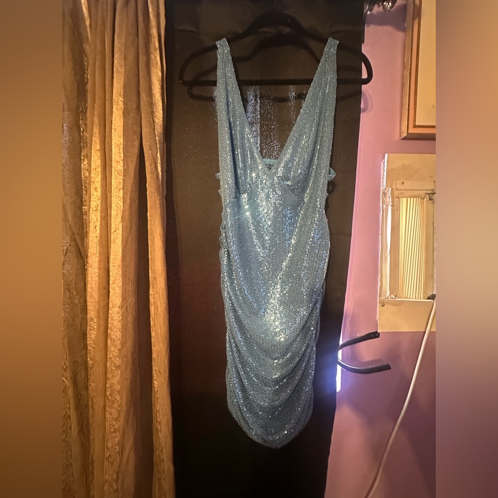 Urban Outfitters Sexy low cut open back Blue Sequin Dress - Picture 10 of 11
